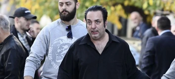 Το «χρυσό» υπόγειο του Ριχάρδου στη Σαρωνίδα -Εκρυβε σε καταφύγιο τον θησαυρό (εικόνες)